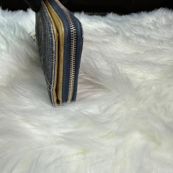 ❌SOLD❌ Authentic Chanel Denim CC Zip Around Zippy Continental Wallet - Picture 5 of 17